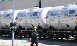 Bị lệnh trừng phạt 'bủa vây', Nga vẫn tăng doanh thu từ dầu