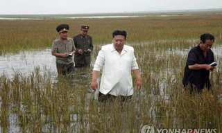 Ông Kim Jong-un thị sát vùng lũ lụt, chỉ trích các quan chức cấp cao 'vô trách nhiệm'
