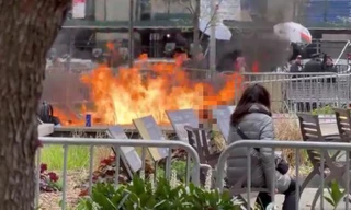 Người đàn ông tự thiêu bên ngoài phiên tòa xét xử ông Donald Trump