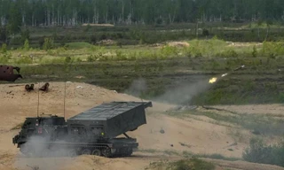 Phớt lờ cảnh báo của ông Putin, Anh quyết định gửi pháo phản lực M270 cho Ukraine