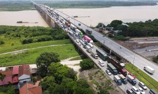 Hà Nội: Người dân ngỡ ngàng khi phải quay đầu ở chốt kiểm soát dịch