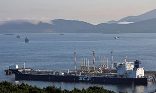 Giá trần G7 áp đặt lên dầu Nga bắt đầu có hiệu lực