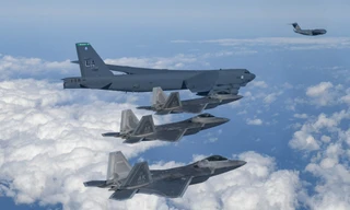 'Pháo đài bay' B-52 tham gia tập trận không quân chung Mỹ - Nhật - Hàn