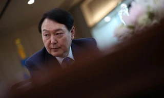 Tổng thống Hàn Quốc Yoon Suk Yeol bị bắt giữ, có mặt tại cơ quan điều tra