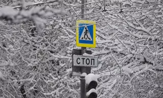 Nga: Tuyết rơi đầu mùa, 50 xe hơi đâm dồn toa ở Mátxcơva