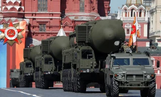 Tên lửa đạn đạo xuyên lục địa Yars RS-24 của Nga. Ảnh: Reuters