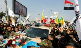 Lễ rước thi hài Tướng Iran. Ảnh: Reuters