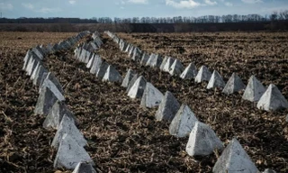 Tình báo Anh nói Ukraine đang tăng tốc xây dựng vị trí phòng thủ 