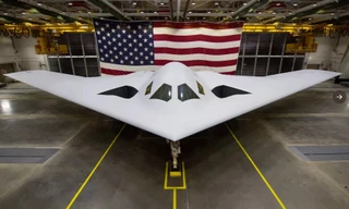 Không quân Mỹ tung ảnh mới nhất về máy bay ném bom tàng hình tối tân B-21