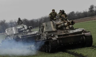 Một thị trưởng Nga từ chức, xung phong ra trận