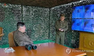 Chủ tịch Triều Tiên giám sát vụ thử rocket phóng loạt