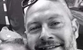 Anh: Nhân viên giao hàng gục chết trên vô lăng vì làm việc không nghỉ trước Black Friday