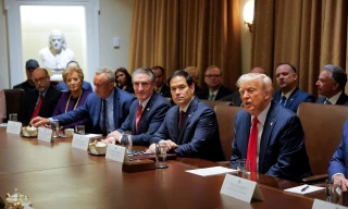 Tổng thống Mỹ Trump yêu cầu tiếp tục cắt giảm nhân sự