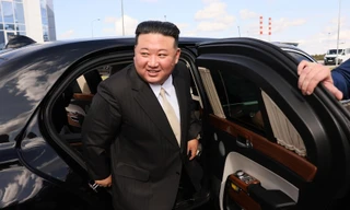 Điện Kremlin tiết lộ lý do tặng xe hơi cho Chủ tịch Triều Tiên 