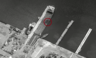 Ukraine xác nhận tấn công bến phà ở Crimea bằng tên lửa ATACMS