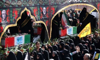 Iran tổ chức tang lễ các chỉ huy quân đội thiệt mạng vì hỏa lực Israel