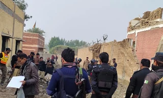 Pakistan: Nhóm chiến binh lao xe vào doanh trại quân đội, hàng chục quân nhân thiệt mạng