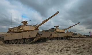 Mỹ thất vọng vì Úc chuyển xe tăng Abrams cho Ukraine