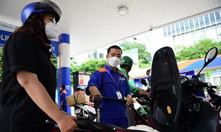 Ra Tết, giá xăng sẽ tăng gần 2.000 đồng/lít?