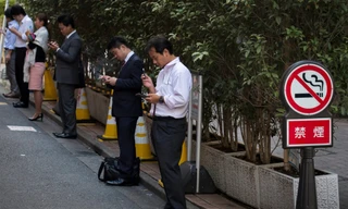 Nhật Bản: Nhân viên bị phạt 1,44 triệu yên vì hút thuốc hơn 4.500 lần trong giờ làm việc