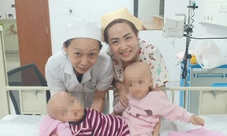 Hai bé song sinh dính liền Trúc Nhi - Diệu Nhi.