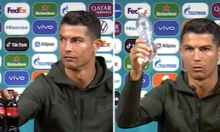 Ronaldo bỏ hai chai Coca-Cola đi chỗ khác, khuyên mọi người nên uống nước lọc. Ảnh chụp màn hình