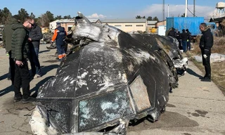 Hình ảnh xác chiếc Boeing bị Iran bắn rơi vừa được chính quyền Ukraine công bố.