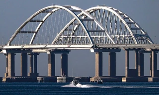 Ukraine tiếp tục tìm cách tấn công cầu Crimea