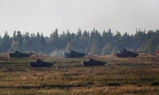 Đồng minh của Nga tập trận chuyển đổi từ thời bình sang thời chiến