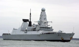 Tàu HMS Defender. Ảnh: AP