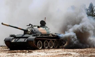 Tình báo Ukraine: Nga thiếu hụt xe tăng hiện đại, phải điều 'xe cổ' T-62 ra tiền tuyến