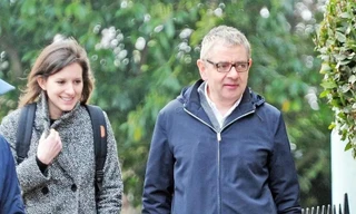 Mr. Bean tuổi 72 giàu có, hạnh sống bên tình trẻ kém 30 tuổi