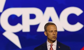 Nghị sĩ thân thiết với ông Trump bị FBI tịch thu điện thoại