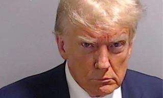 Cựu Tổng thống Mỹ Donald Trump trình diện tại nhà tù bang Georgia