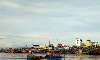 Vụ chìm tàu ở Bình Thuận: Đã cứu sống 3 người sau nhiều giờ trôi dạt