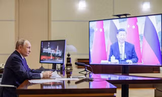 Lãnh đạo Nga - Trung Quốc khẳng định quan hệ thân thiết vào ngày Mỹ có tổng thống mới