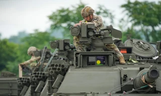 Mỹ rầm rộ duyệt binh ở Washington kỷ niệm ngày thành lập Lục quân