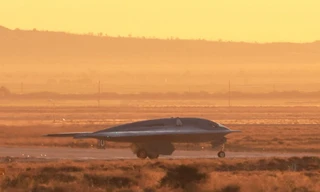 Máy bay ném bom tàng hình tầm xa mới của Mỹ thực hiện chuyến bay đầu tiên