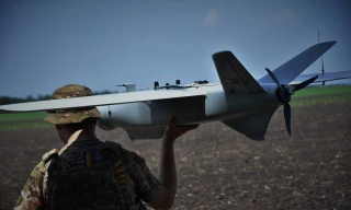 Nga phá huỷ loạt máy bay không người lái, tàu cao tốc áp sát Crimea