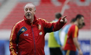 Tây Ban Nha thưởng 'nóng' cho HLV Del Bosque