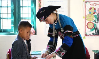 Cô giáo Lồ Thị Lan là một trong những giáo viên dân tộc thiểu số được tuyên dương trong chương trình Chia sẻ cùng thầy cô 2020. Ảnh: Lâm Đăng Hải