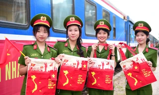 Chuyến tàu Thống nhất đặc biệt mang 'Bản hùng ca toàn thắng' hướng về đại lễ 30/4