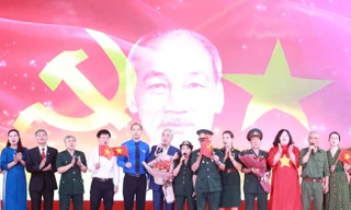 NSND Quang Thọ mang 'cung đàn mùa xuân' tiếp lửa Gen Z