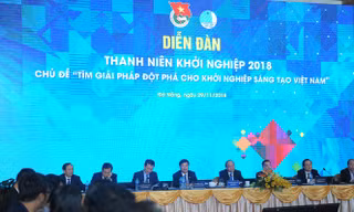 Thủ tướng chủ trì Diễn đàn thanh niên khởi nghiệp lần thứ I năm 2018. Ảnh: Xuân Tùng