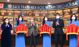 Ra mắt Tủ sách 'Thanh niên học và làm theo lời Bác'
