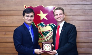 Bí thư thứ nhất Trung ương Đoàn tiếp xã giao đoàn đại biểu Đảng cánh tả Đức