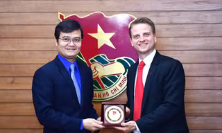 Bí thư thứ nhất Trung ương Đoàn tiếp xã giao đoàn đại biểu Đảng cánh tả Đức