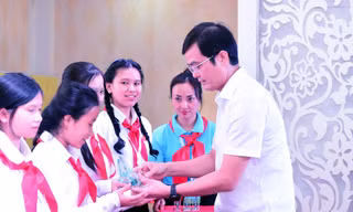 Nhóm đại biểu Quốc hội trẻ, T.Ư Đoàn gặp mặt 306 đại biểu phiên họp giả định ‘Quốc hội trẻ em’