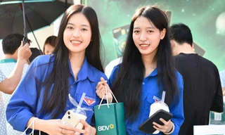 Nam thanh nữ tú rộn ràng tham gia ngày hội lớn công nghệ