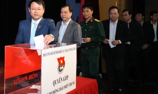 Liên hoan ca khúc cách mạng ủng hộ đồng bào lũ lụt miền Trung